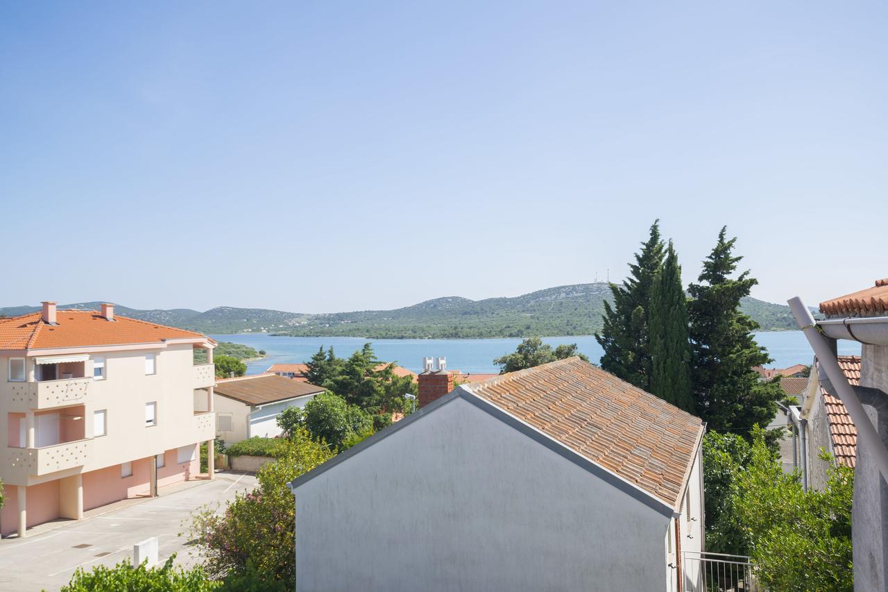 Apartments Katarina Pirovac Bagian luar foto