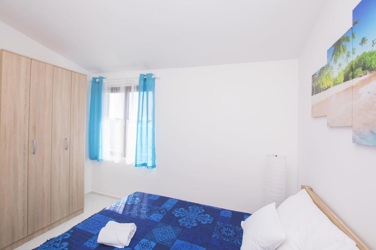 Apartments Katarina Pirovac Bagian luar foto