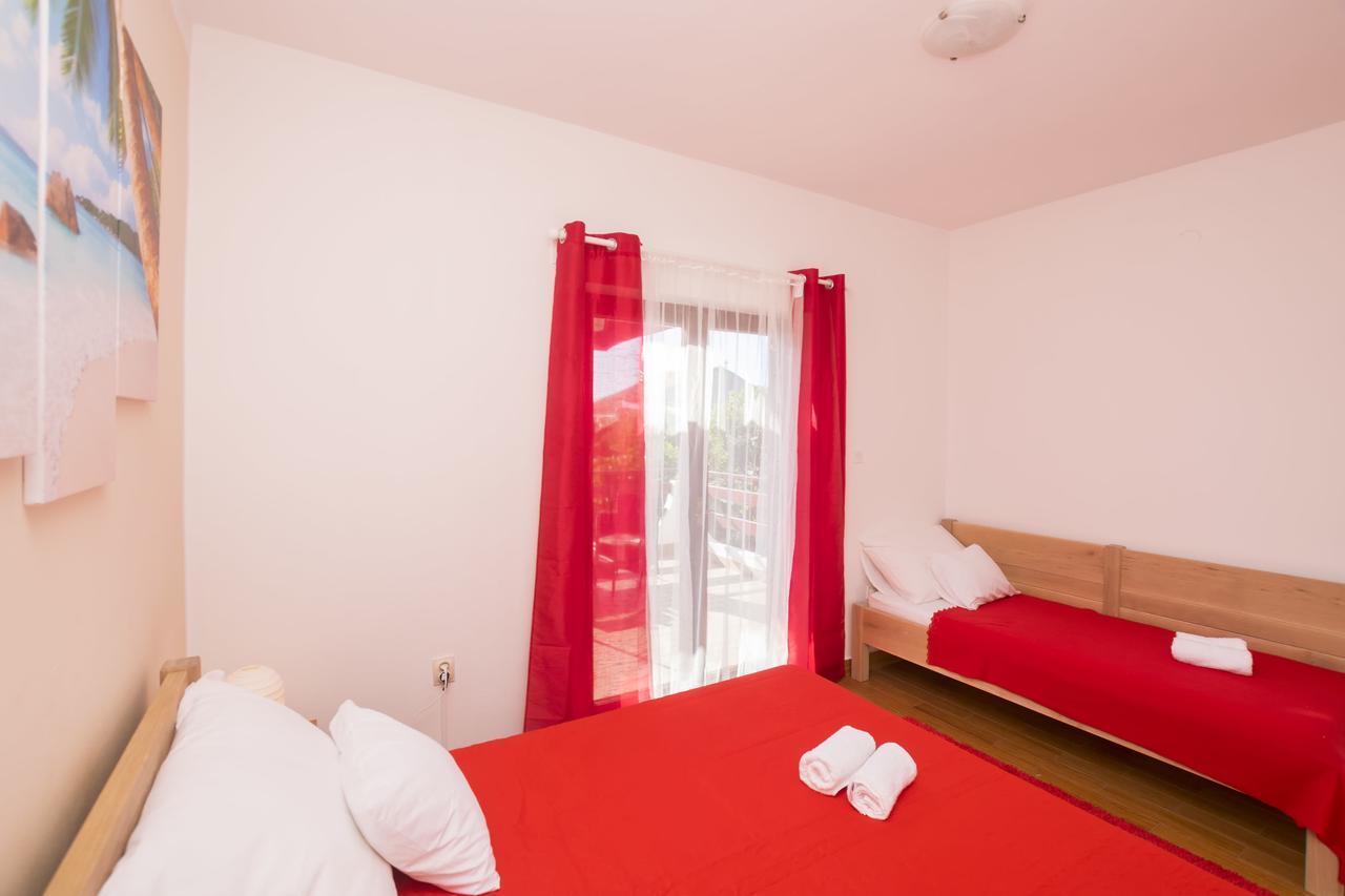 Apartments Katarina Pirovac Bagian luar foto